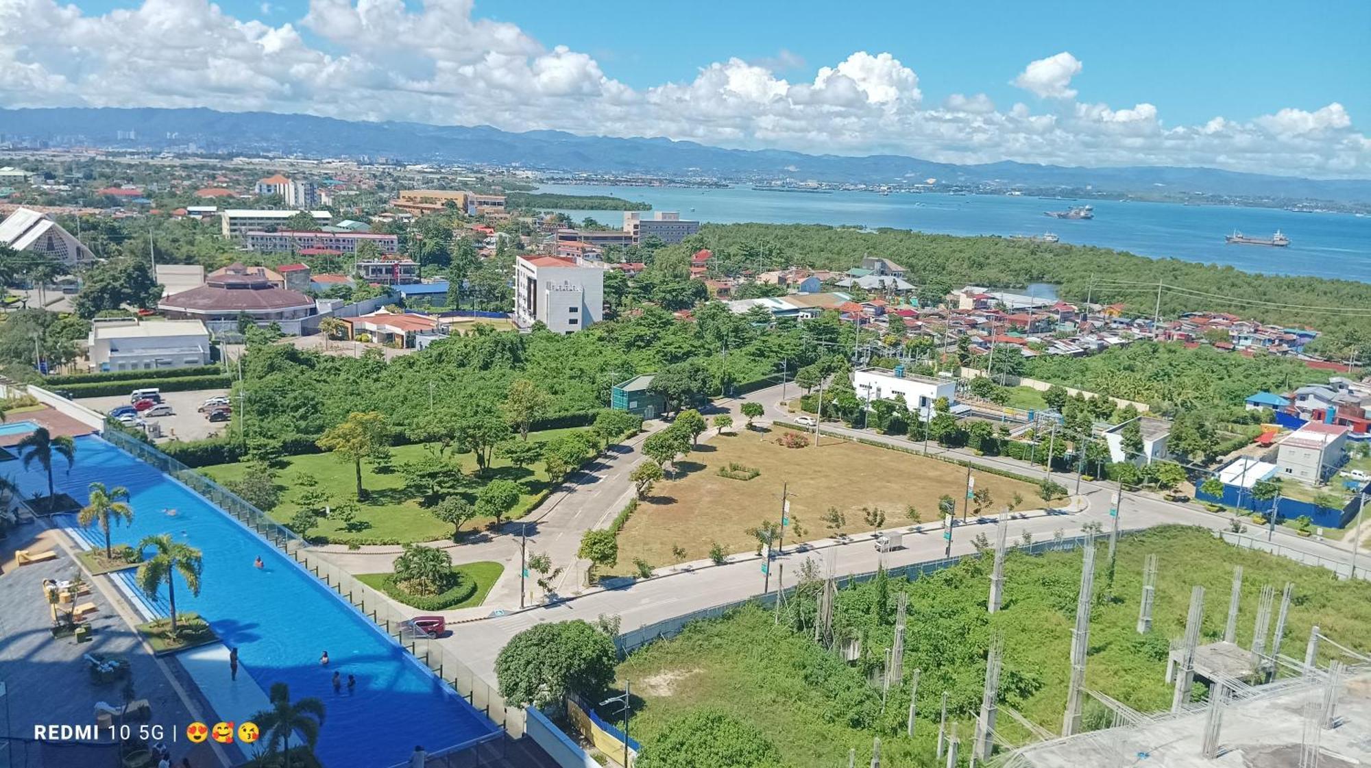 Mactan Newtown Beach Condo Lapu-Lapu City Exteriör bild